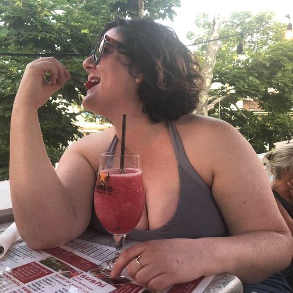 Meet your Posher, Seline - Picture 1 of 1